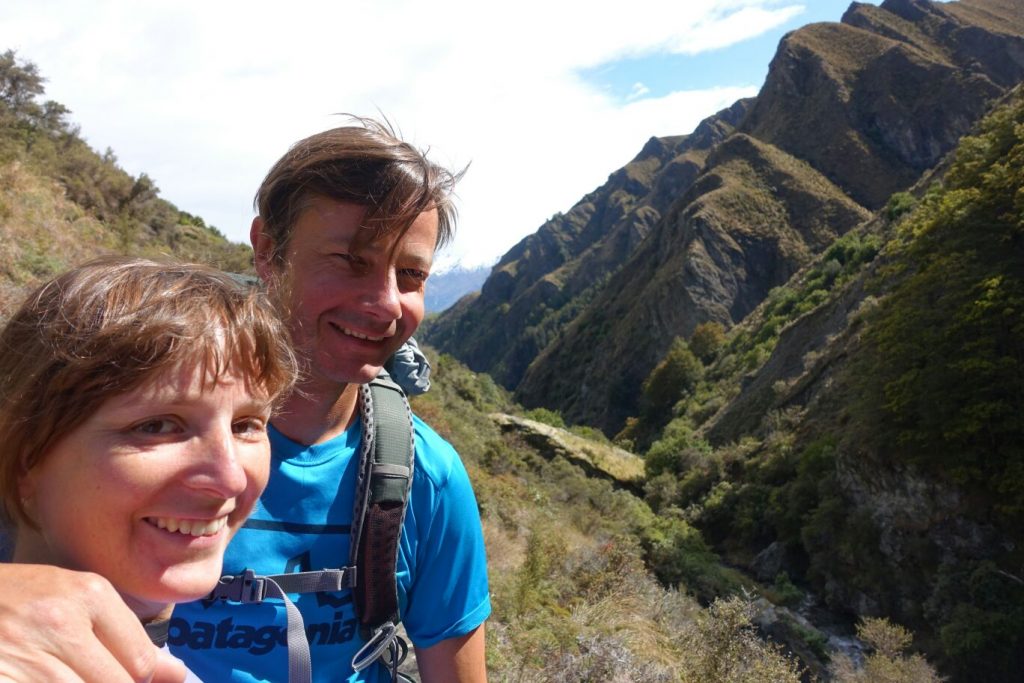 Lena und Jochen beim Abstieg in Tal