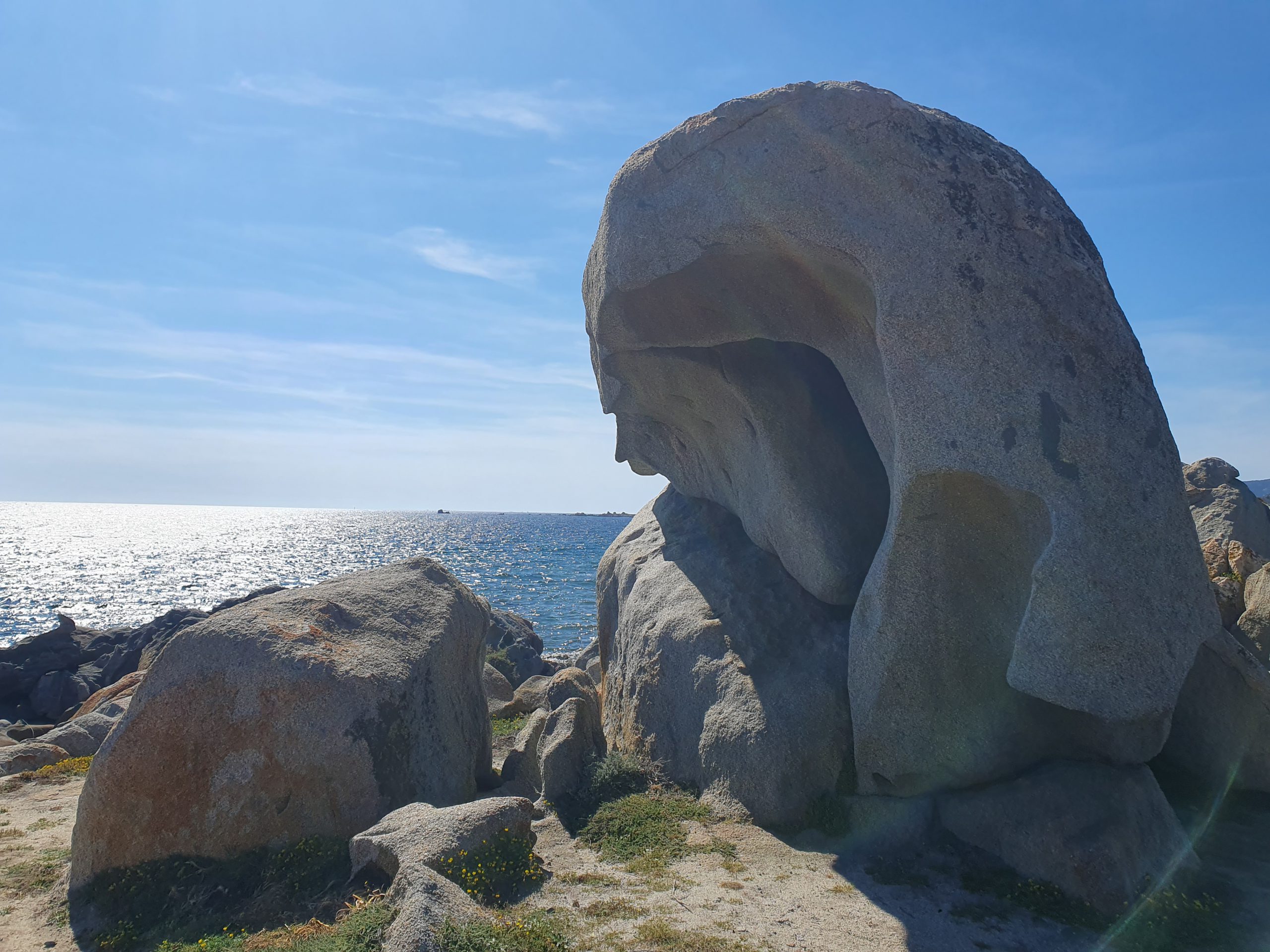 Felsengesicht am Meer